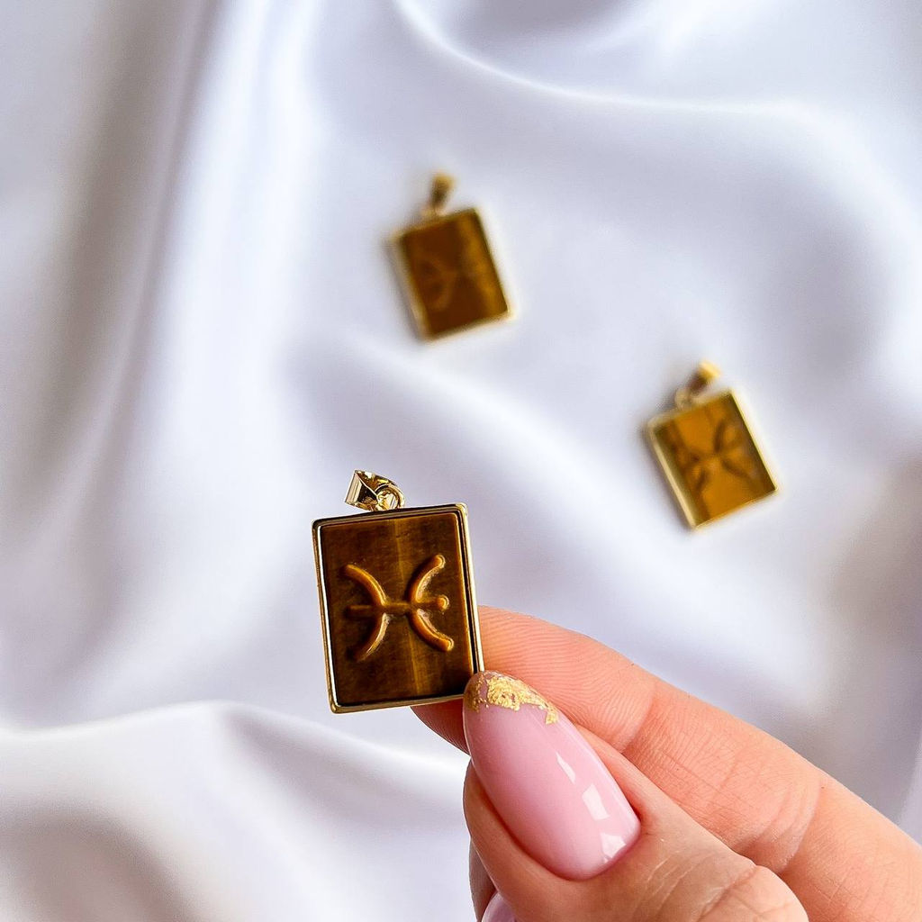 Кулон со знаком зодиака Рыбы из Тигрового глаза - Радуга самоцветов фото 3