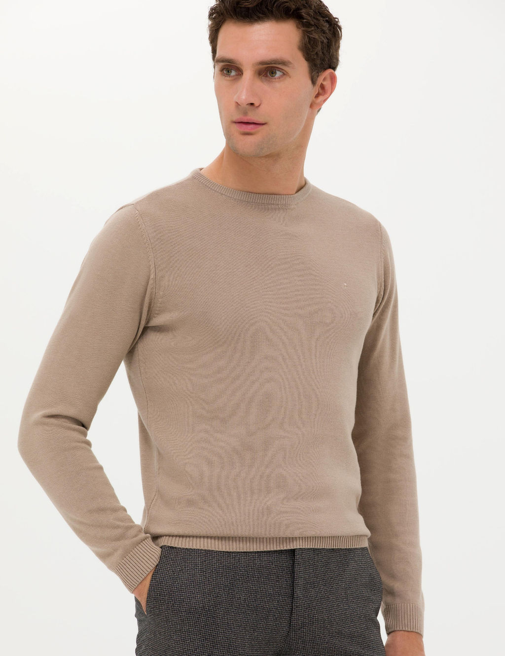 Базовый трикотажный свитер светло-коричневого цвета с круглым вырезом приталенного кроя - Cacharel фото 2