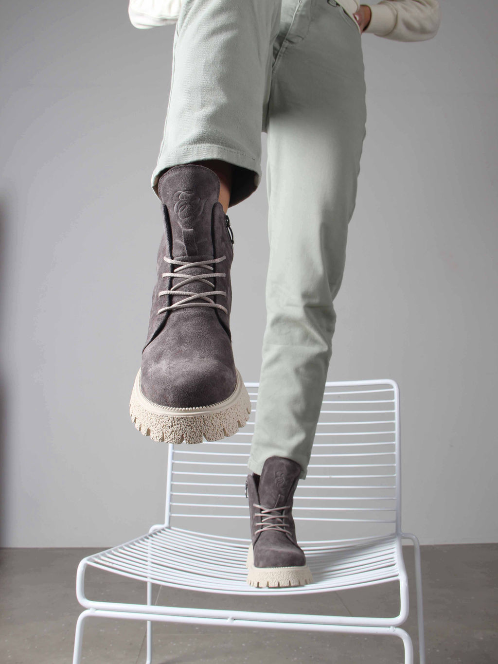 Ботинки 228.V.1541be. Серый замок замша/Байка