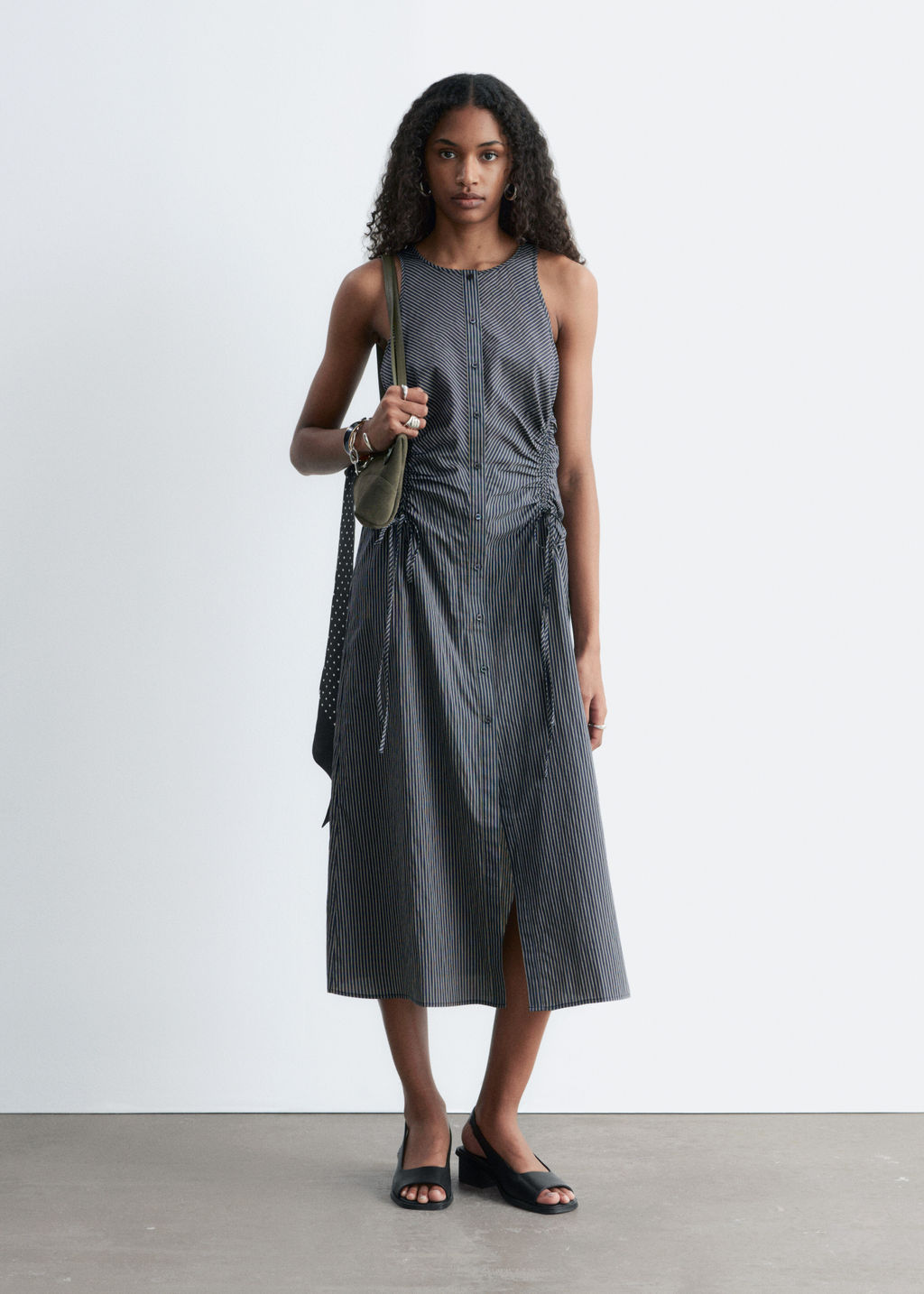 Vestido midi sin mangas con cord?n de ajuste - H&m фото 2