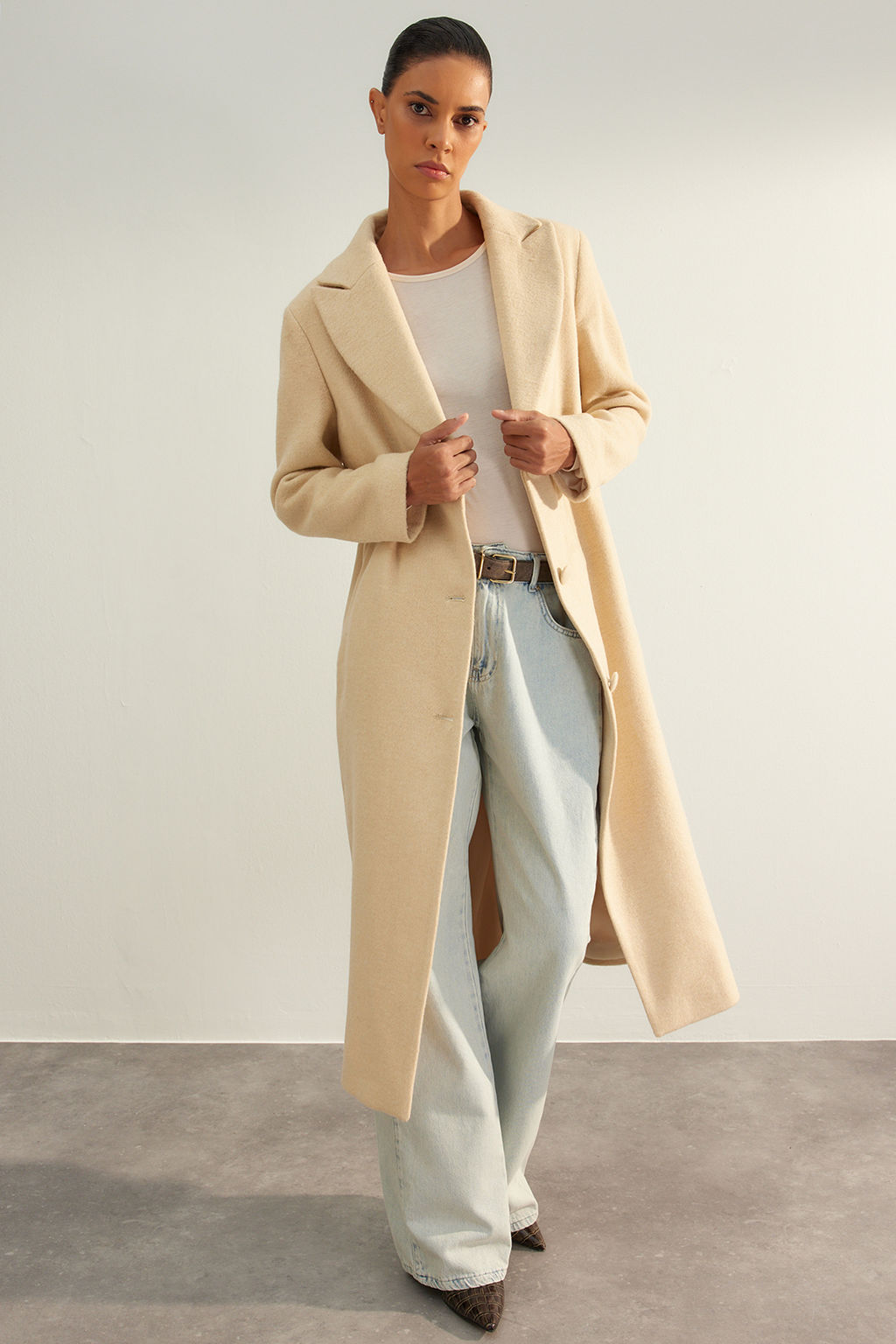 Trendyolmilla Tas Oversize Genis Kesim Yunlu Kaban TWOAW24KB00162