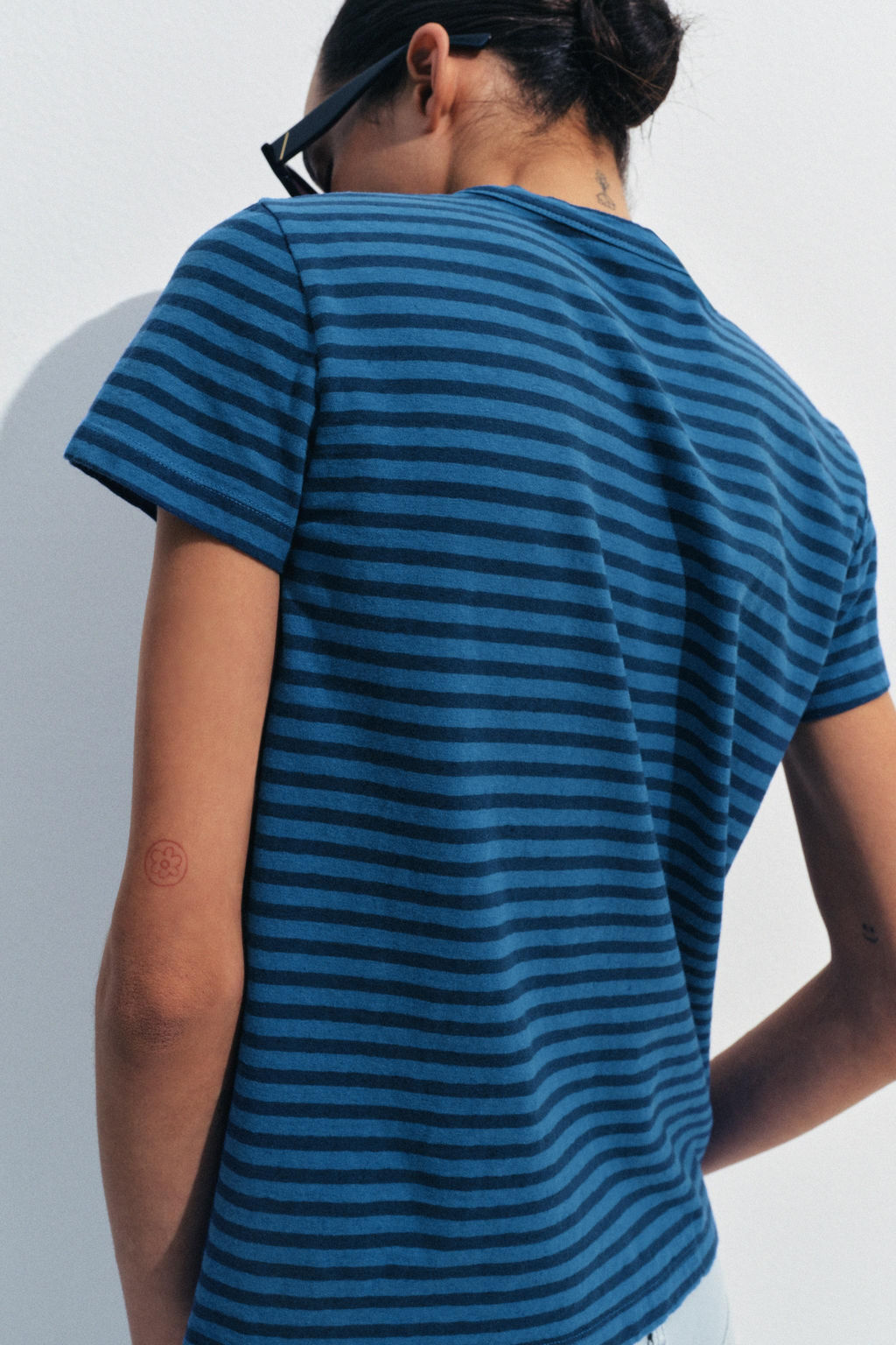 CAMISETA RAYAS ALGOD?N Y LINO / Azul / ?ndigo
