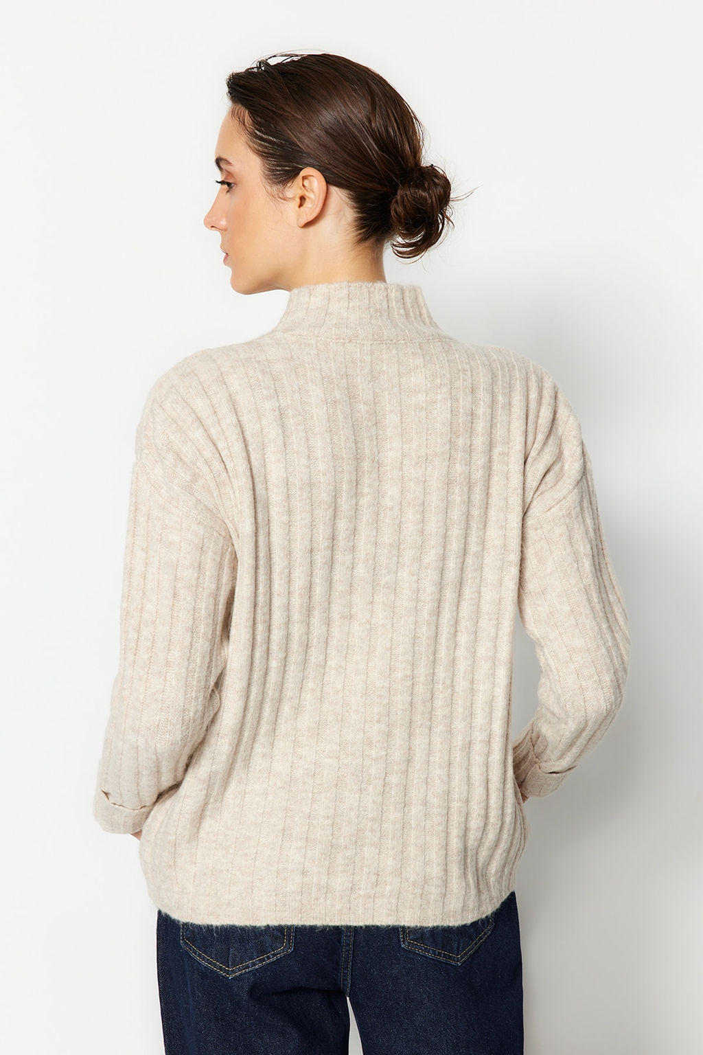 Sar? Genis Kal?p Yumusak Dokulu Dik Yaka Triko Kazak TWOAW21KZ0783 - Trendyolmilla фото 18