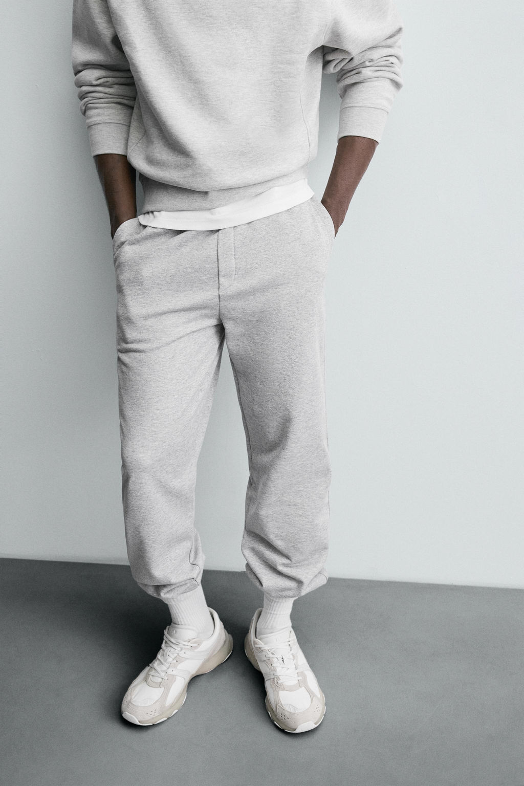 PANTAL?N JOGGER REGULAR FIT B?SICO / Gris vigor? - Zara фото 9