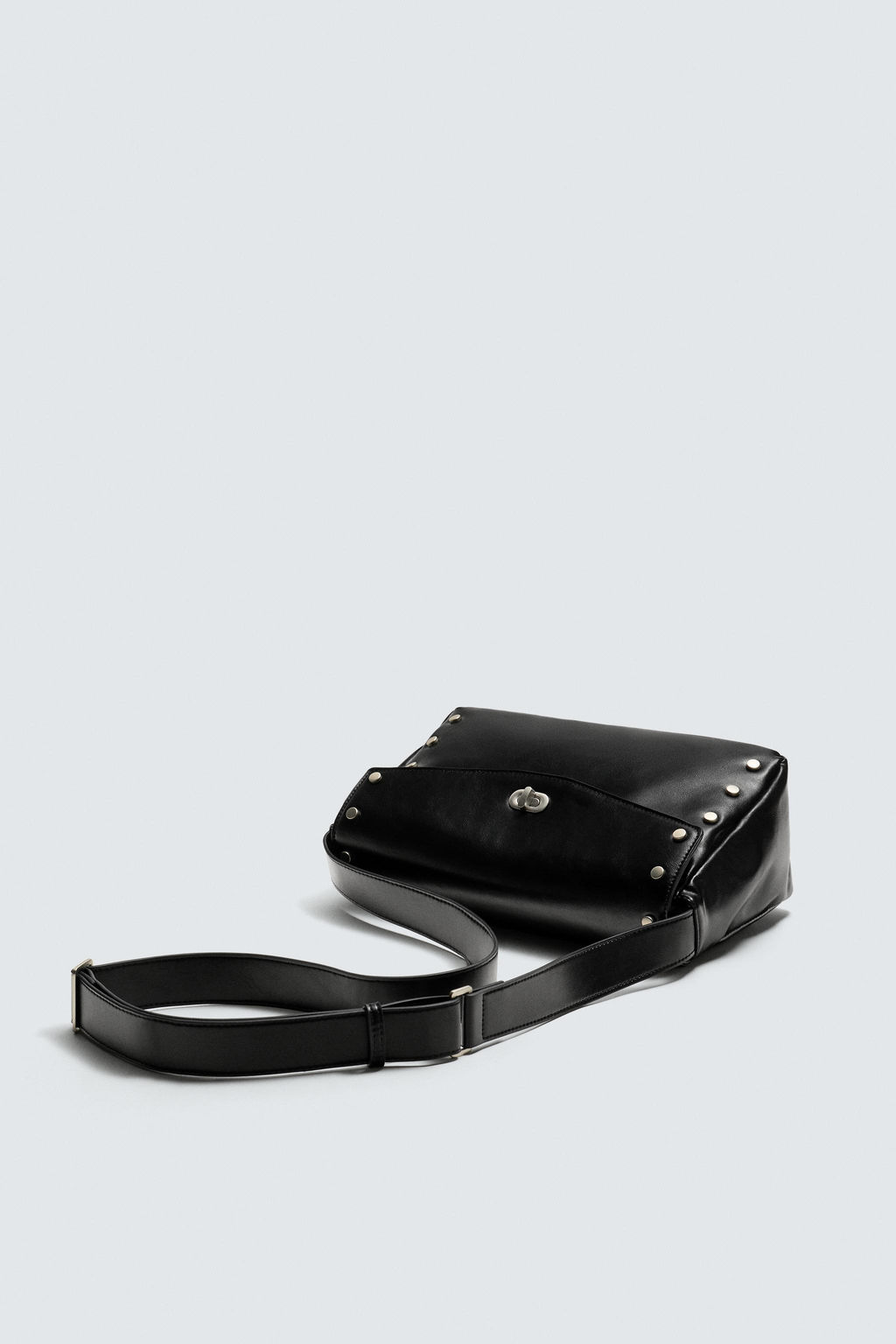 CROSSBODY BAG WITH METAL DETAIL