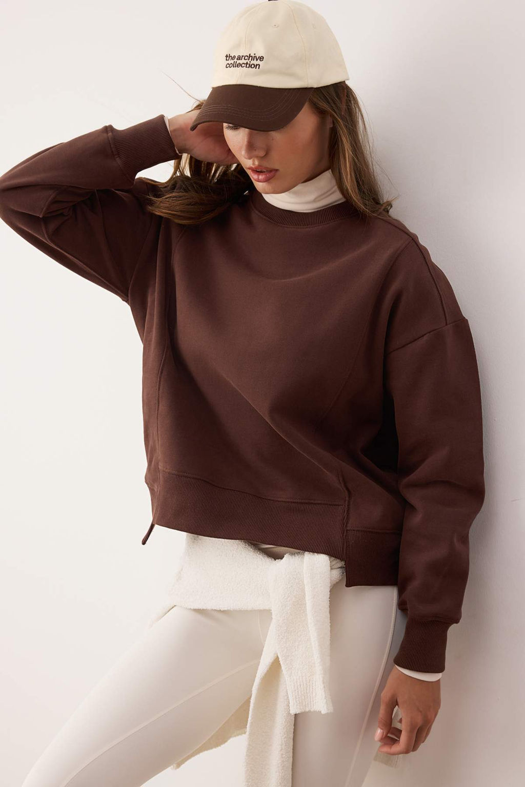 Koyu Kahverengi Premium Oversize Kal?p Dikis Detayl? Ici Polarl? Orme Sweatshirt TWOAW26SW00204