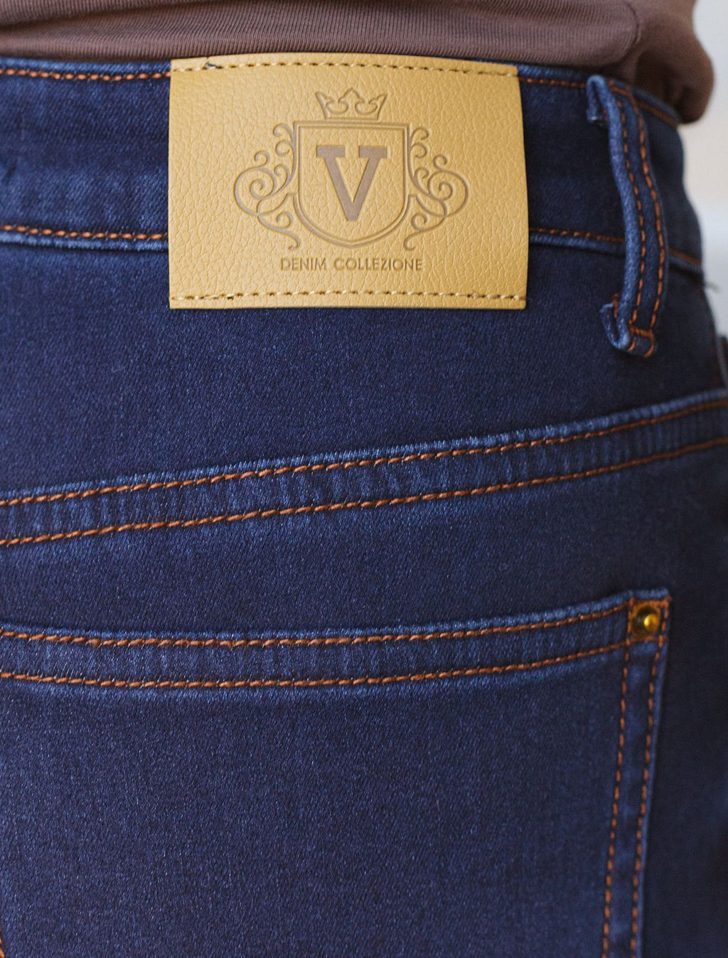 Джинсы mom-fit из эластичного денима на флисе