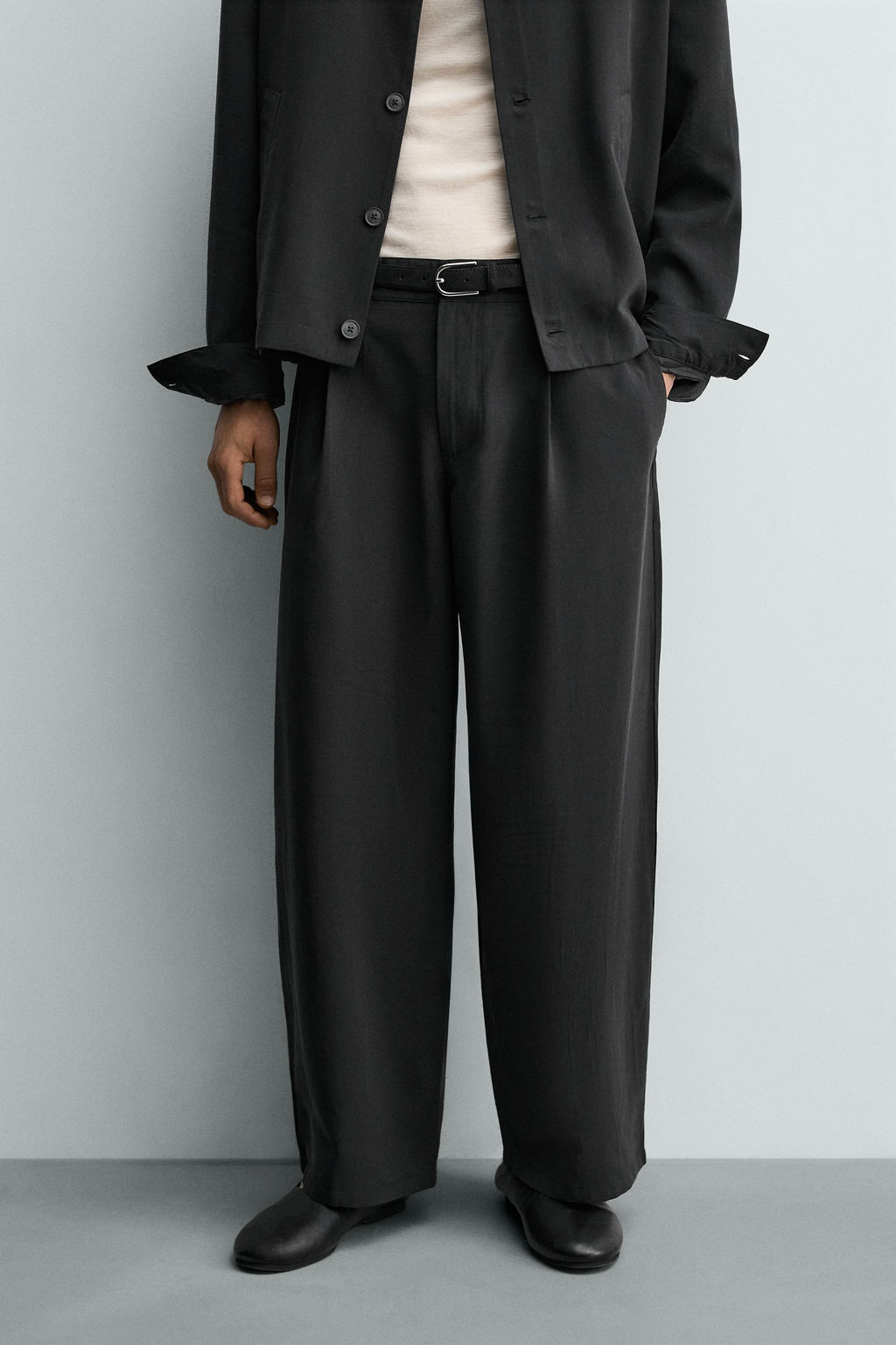 PANTAL?N FLUIDO PLIEGUES / Negro - Zara фото 2