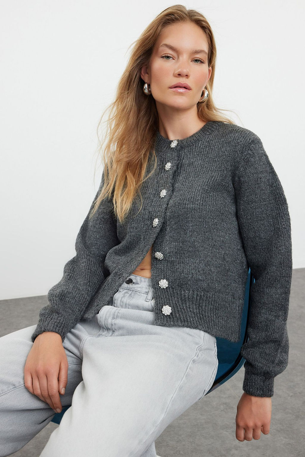 Antrasit Yumusak Dokulu Mucevher Dugmeli Ceket Gorunumlu Triko H?rka TWOAW21HI0034