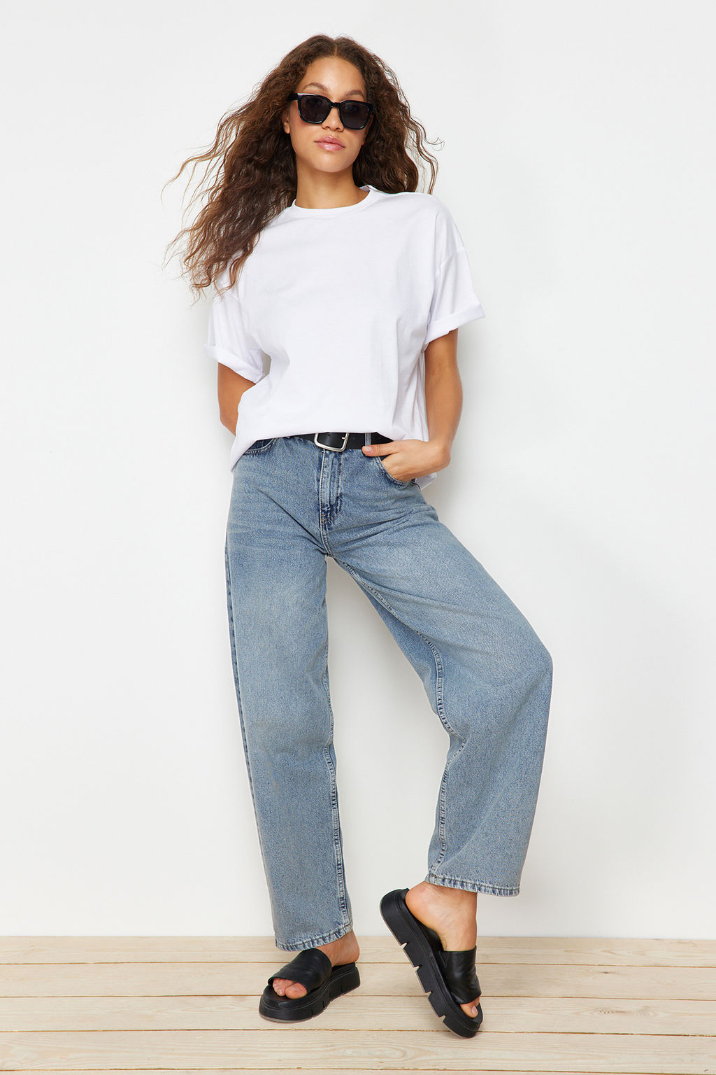 Beyaz %100 Pamuk Bisiklet Yaka Oversize/Genis Kal?p Orme T-Shirt TWOSS20TS0134