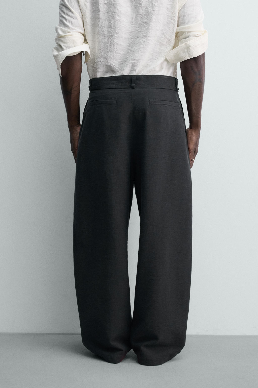 PANTAL?N BALLOON FIT PLIEGUES CINTUR?N / Negro - Zara фото 2