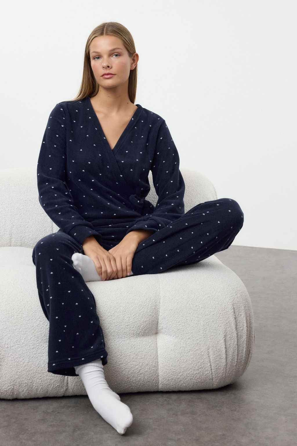 Trendyolmilla Lacivert Kalpli Baglama Detayl? Polar K?sl?k Orme Pijama Tak?m? THMAW25PT00139