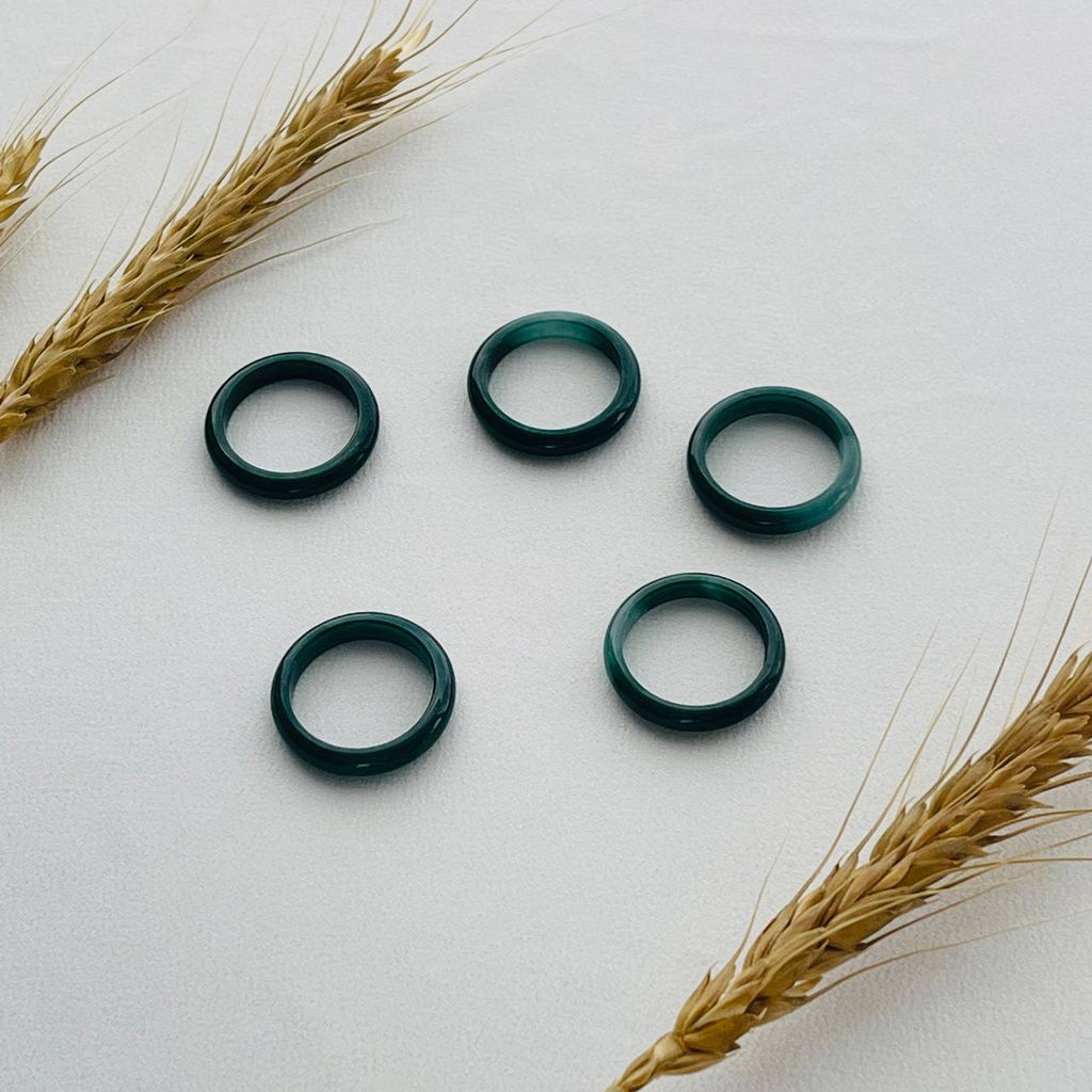 Кольцо из Жадеита цельное 18 р.