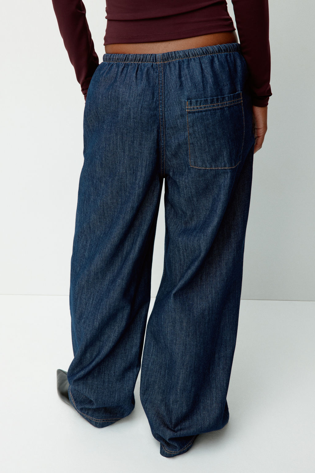 Pantal?n denim con cord?n de ajuste - H&m фото 10