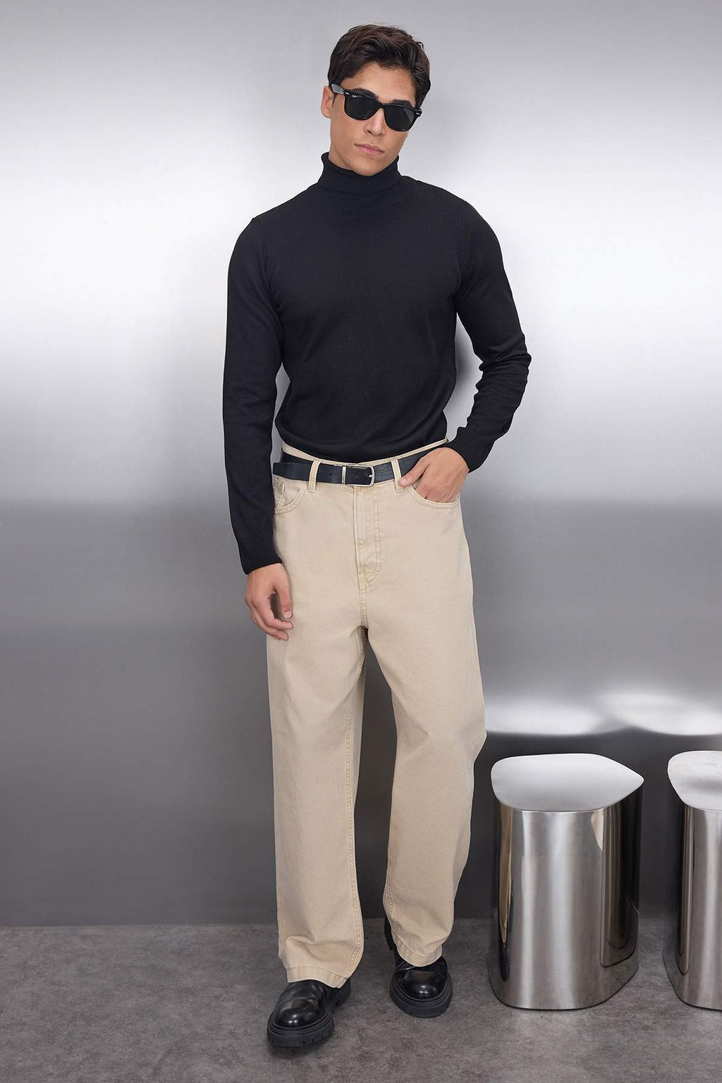 TRENDYOL MAN Siyah Slim Fit Dar Kesim Tam Bal?kc? Yaka Basic Kazak TMNAW21KZ0755
