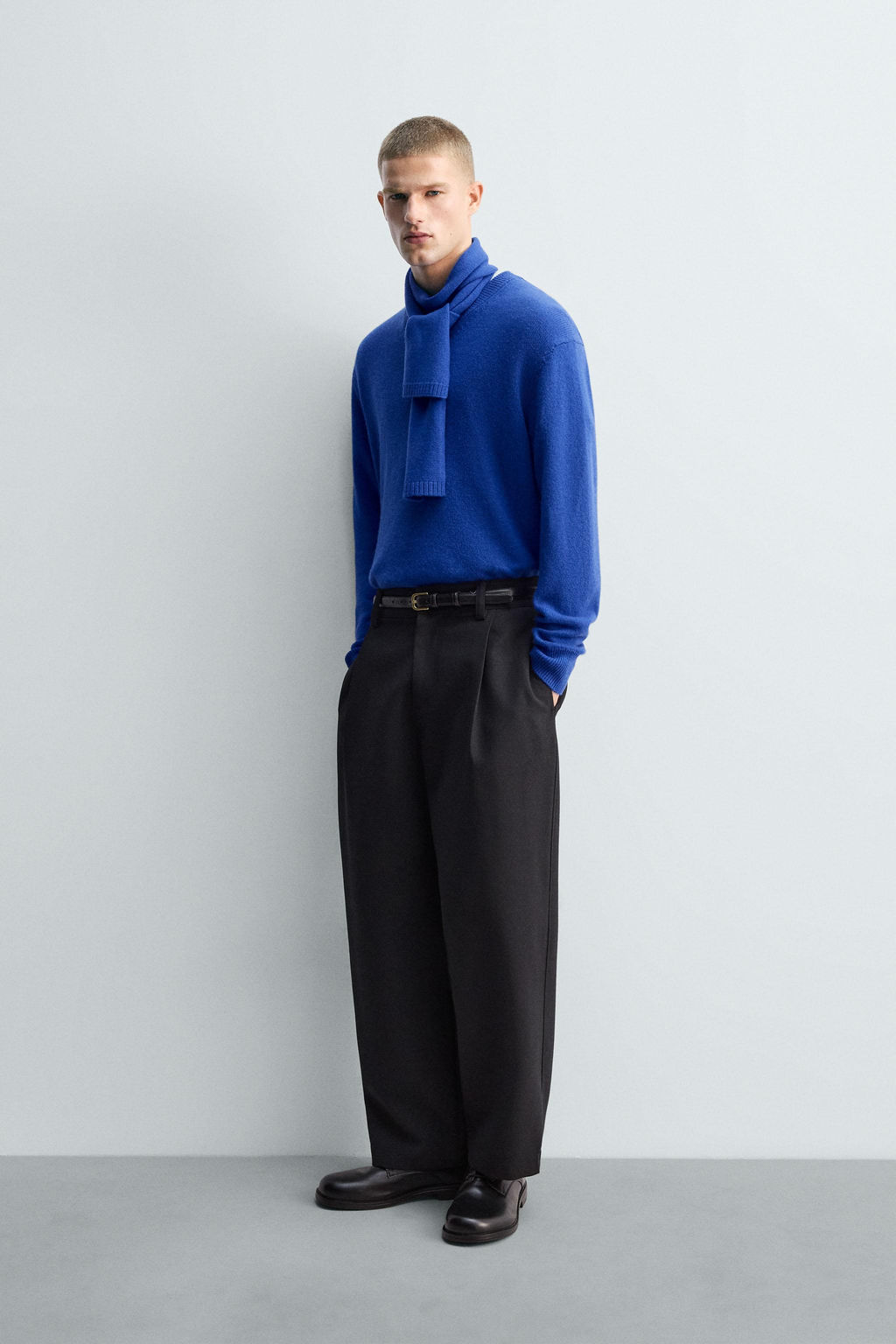 V-NECK WOOL - CASHMERE LIMITED EDITION JUMPER