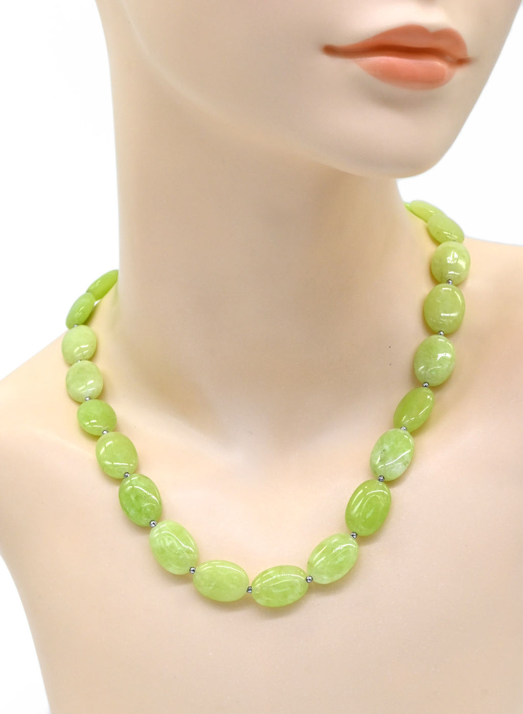 Бусы из кварца тонированного овал 13*18мм цв.салатовый, 47см