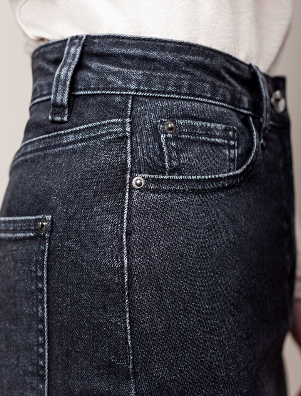 D56.124 Юбка женская черный