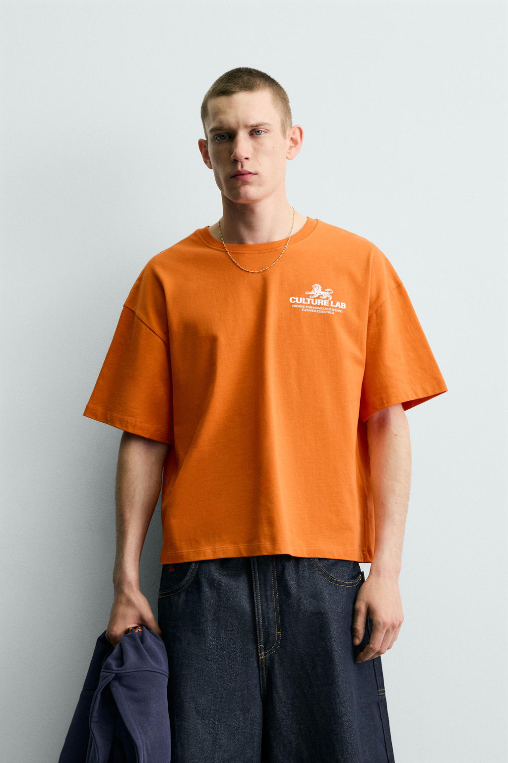 CAMISETA TEXTOS ESTAMPADOS CONTRASTE / Naranja