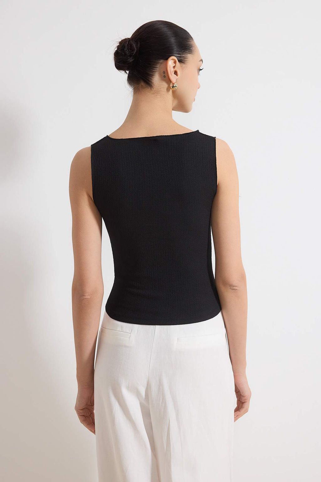 Siyah Regular/Normal Kal?p V Yaka Kolsuz Crop Dokulu Orme Bluz TWOSS26BZ00010 - Trendyolmilla фото 4