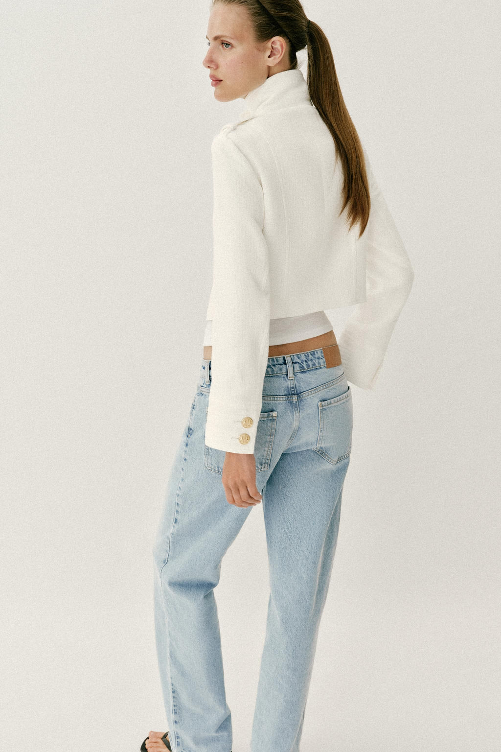 CHAQUETA CRUZADA BOT?N DORADO / Crudo - Zara фото 4