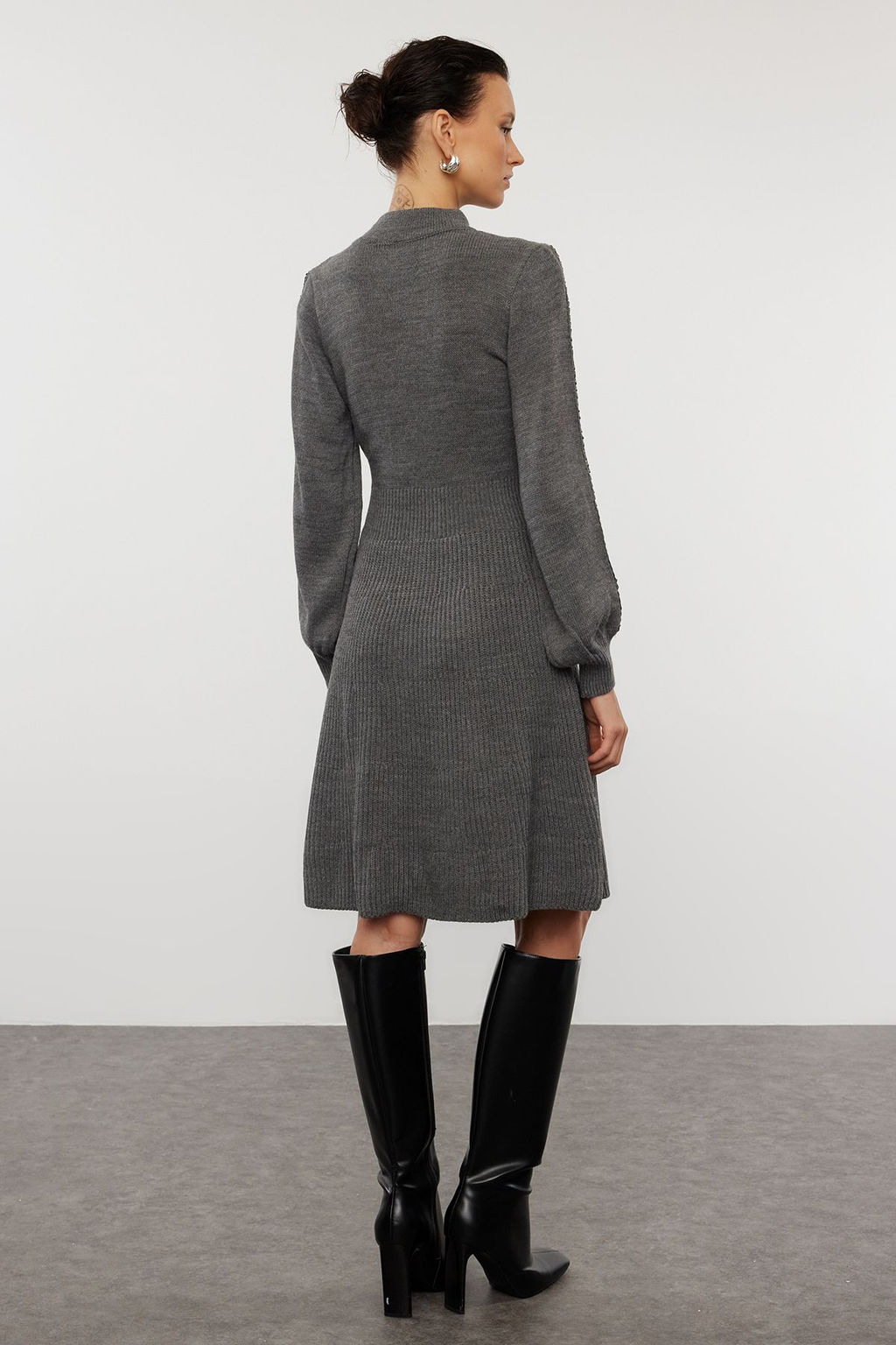 TRENDYOLMILLA Kahverengi Mini Triko Dantelli Elbise TWOAW22EL0011 фото 13