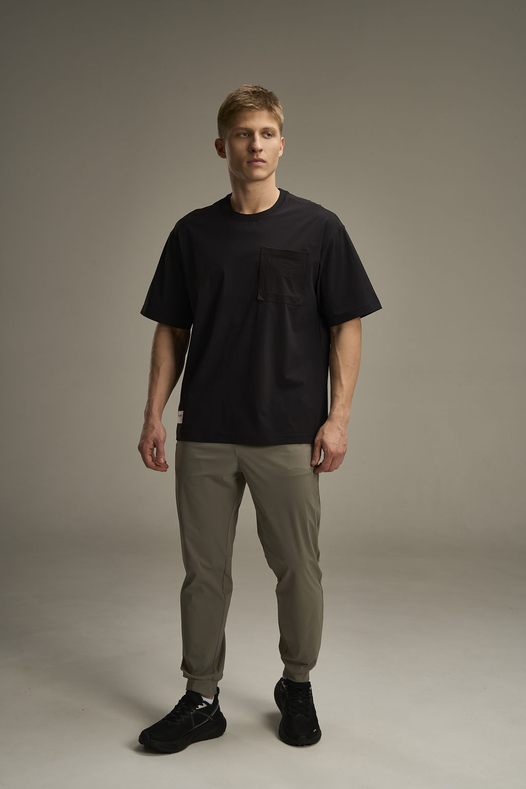 Футболка Черный COMMUTE SS Woven Tee