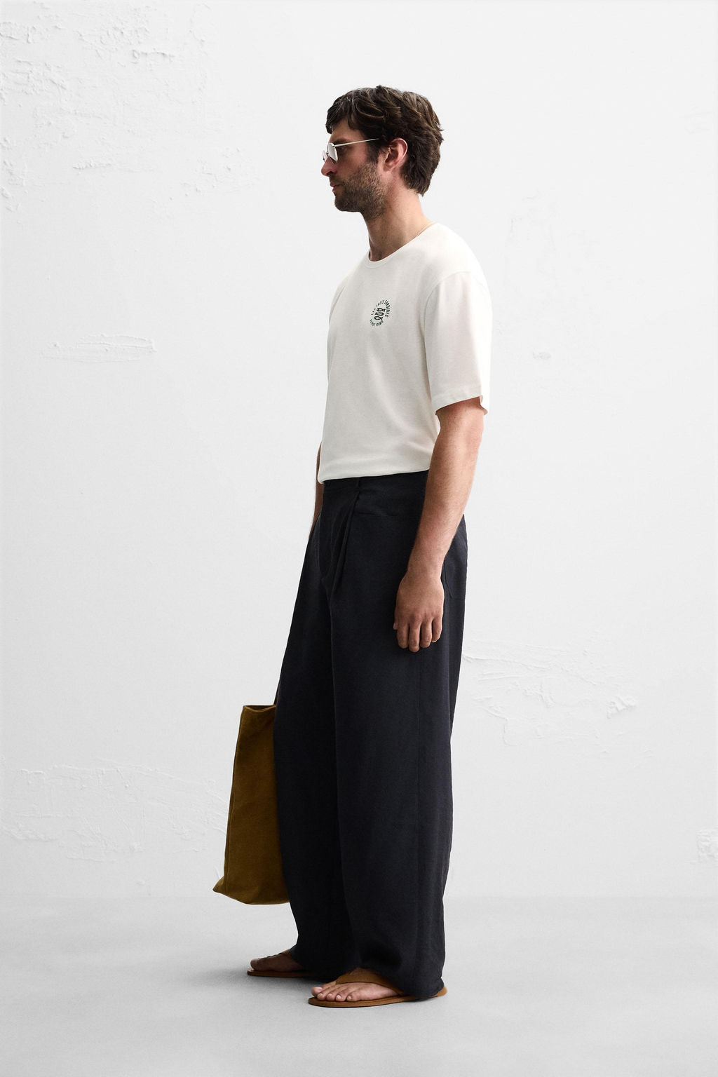CONTRAST EMBROIDERY T-SHIRT - Zara фото 4