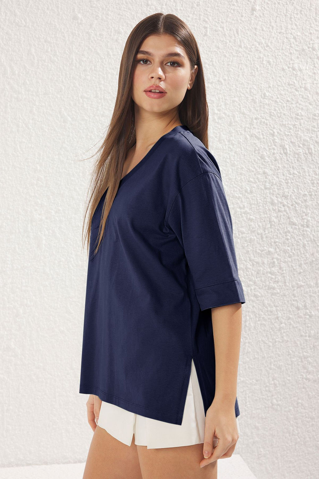 TRENDYOLMILLA Lacivert %100 Pamuk Oversize/Genis Kal?p Truvakar Kol Orme T-Shirt TWOSS25TS00011  фото 11