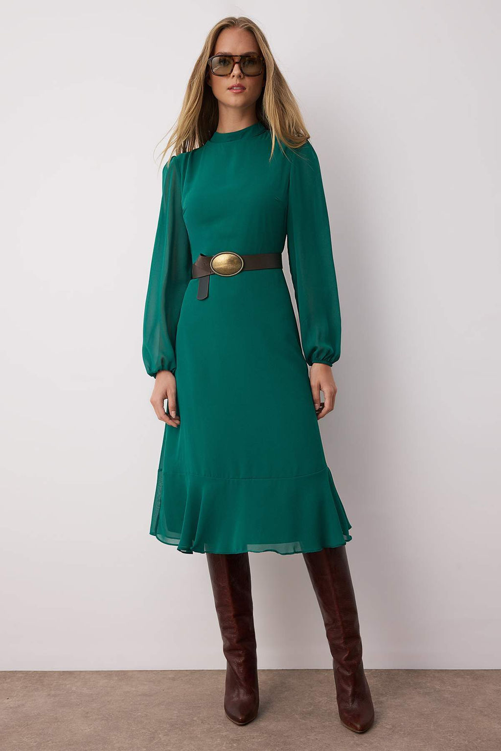 TRENDYOLMILLA Camel Dik Yakal? Etegi Volanl? Sifon Dokuma K?sl?k Elbise TWOAW20EL1313 фото 55