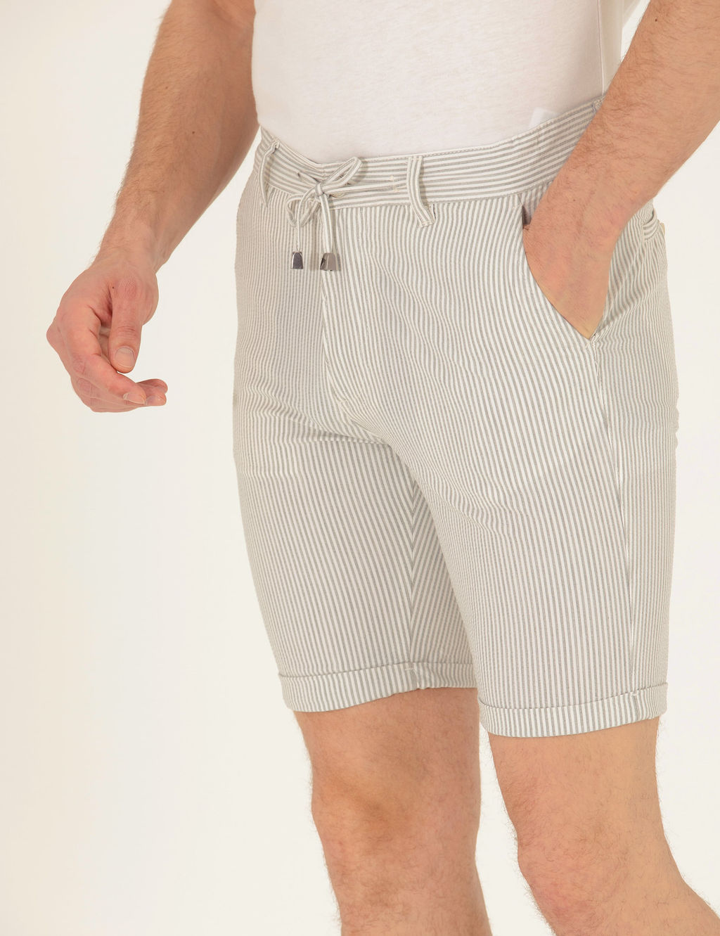 Gri Slim Fit Beli Lastikli _izgili Ba_c_kl_ Bermuda _ort