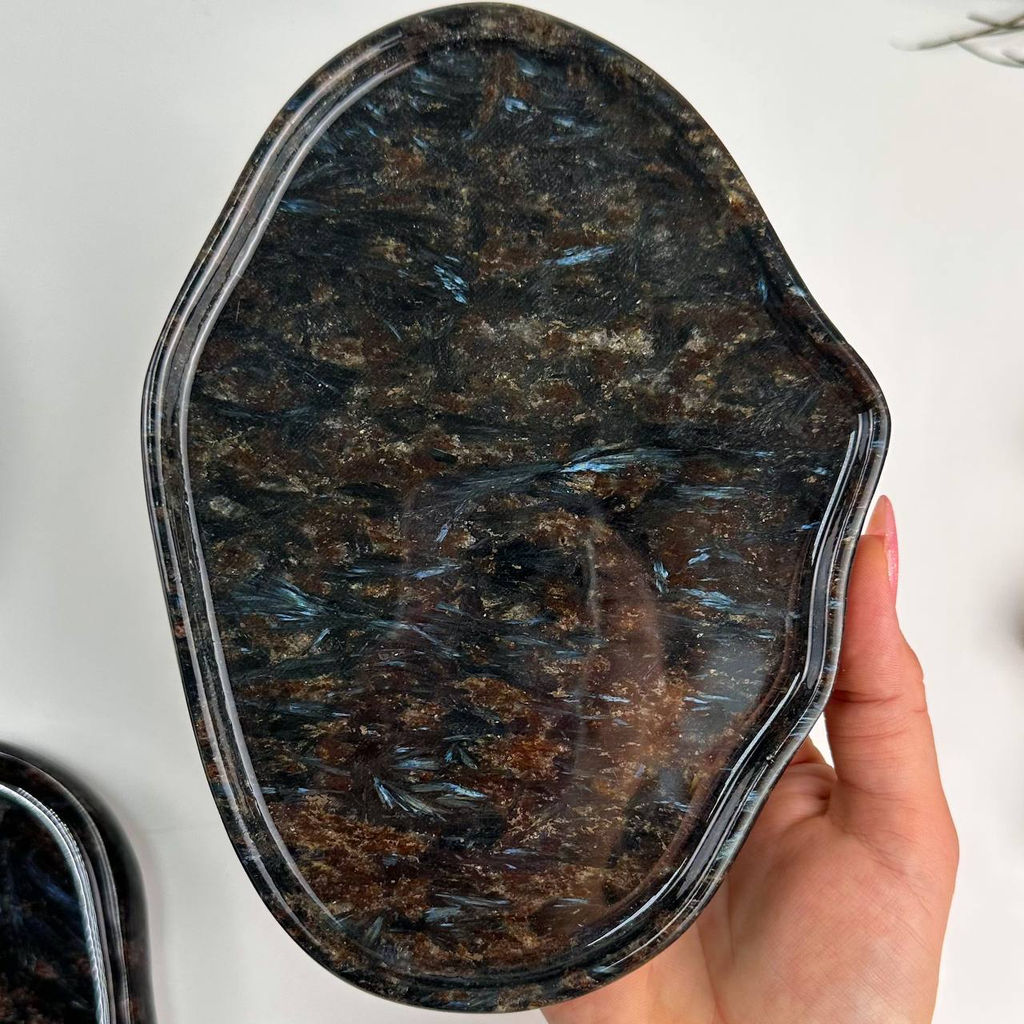 Блюдо из Арфведсонита (Нуумит) - Радуга самоцветов фото 4