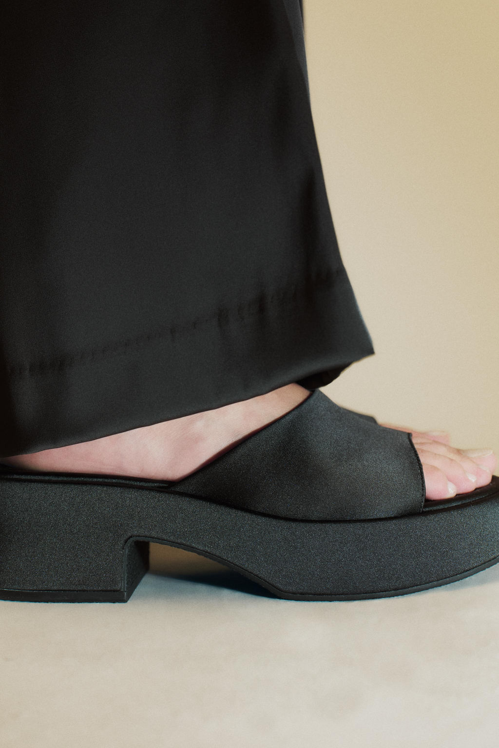 CHUNKY SATIN SANDALS - Zara фото 11