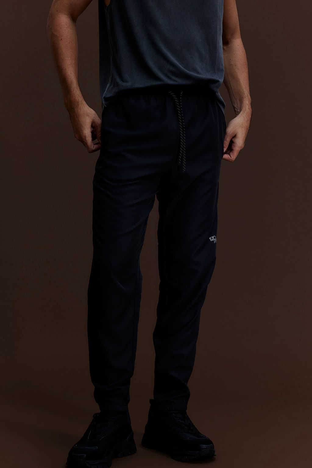 Pantalon de correr ligero en DryMove Slim Fit - H&m фото 2