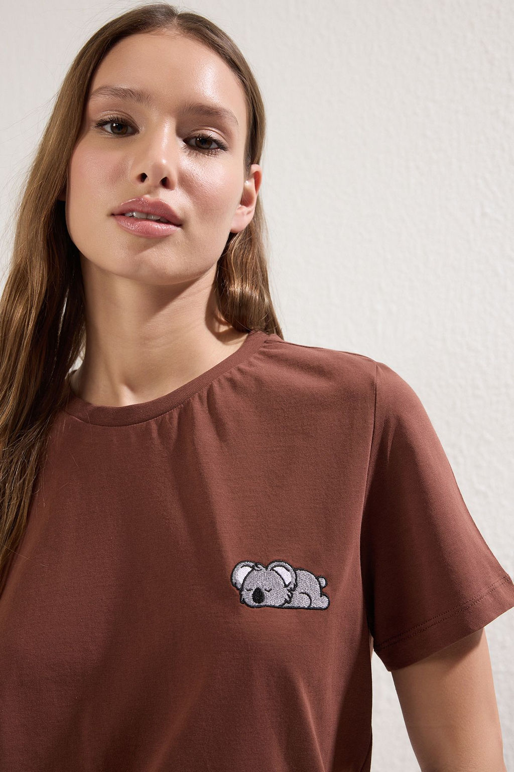 TRENDYOLMILLA Beyaz %100 Pamuk Nak?sl? Regular/Normal Kal?p Orme T-Shirt TWOSS24TS00160 фото 2