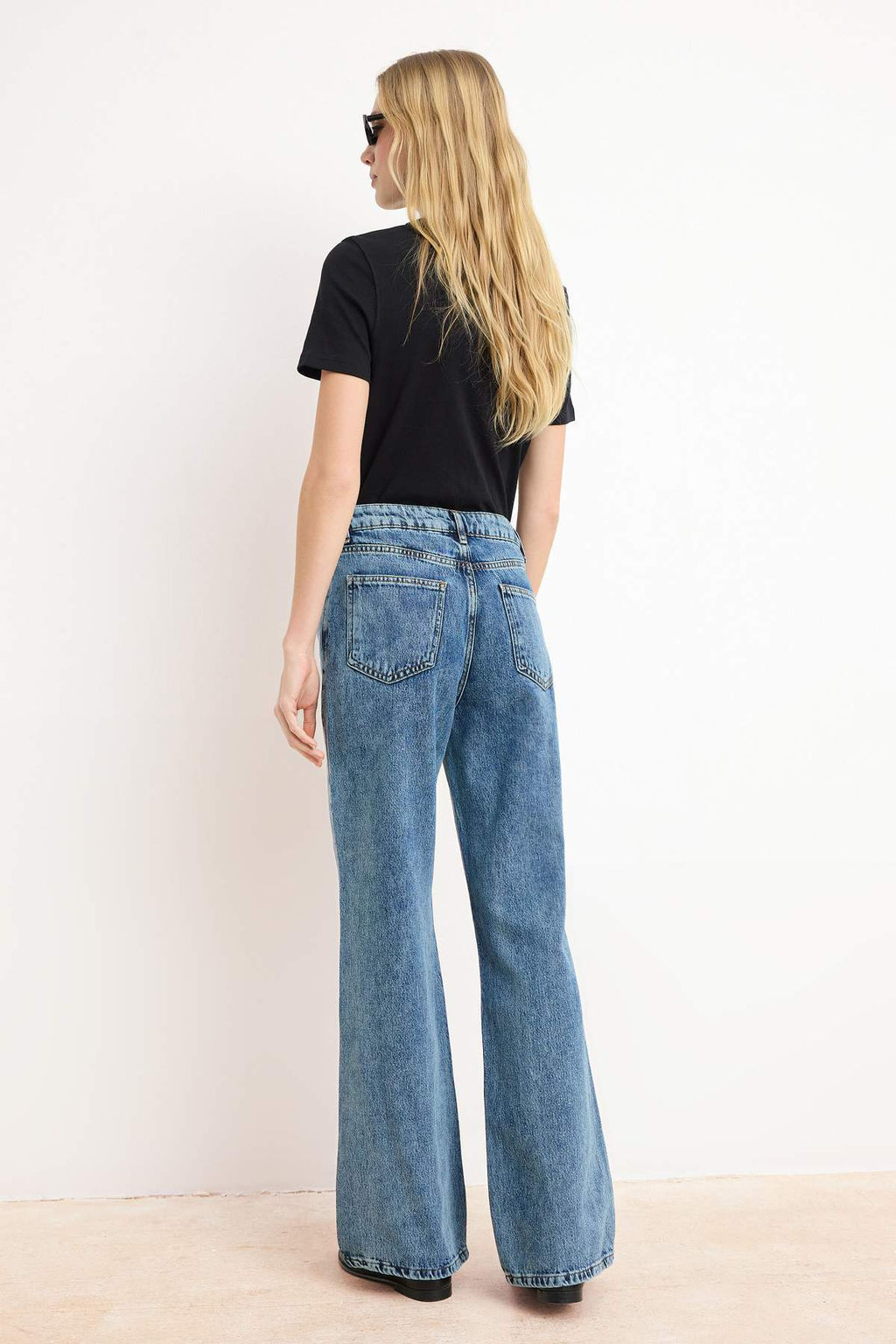 Siyah YUMUSACIK Tencel Kar?s?ml? Yuksek Bel Wide Leg Jeans TWOSS26JE00134 - Trendyolmilla фото 6