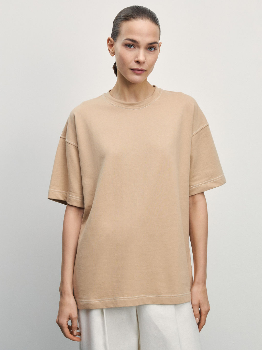 Футболка из плотного хлопка с контрастными швами / Zarina  фото 3