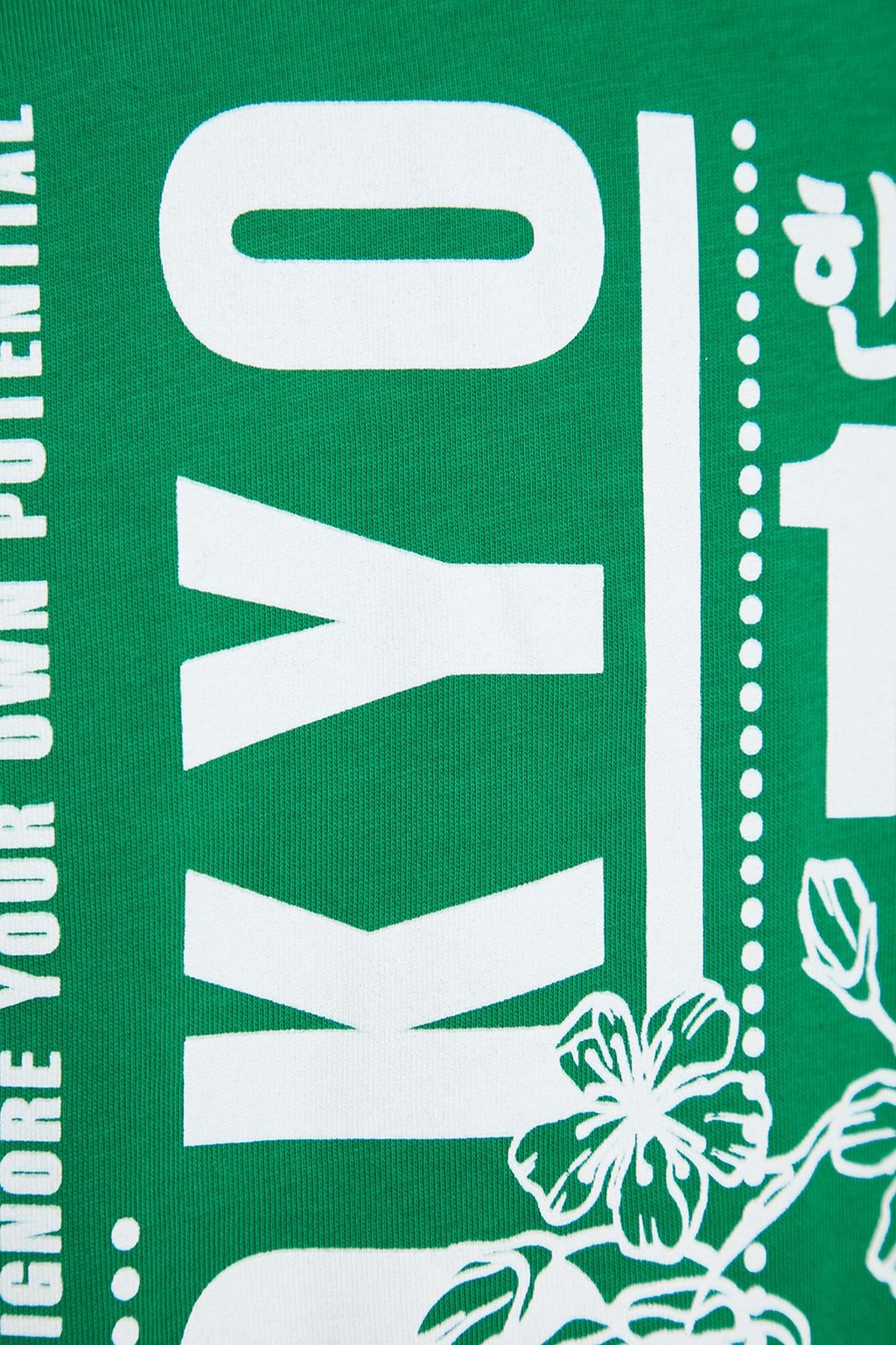 Yesil Oversize/Genis Kesim Uzak Dogu Bask?l? K?sa Kol %100 Pamuklu T-Shirt TMNSS23TS00170