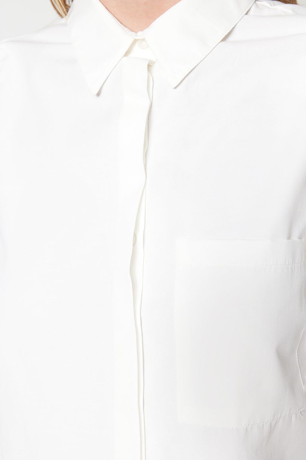 TRENDYOLMILLA Ac?k Mavi Omuzlar? Buzgu Detayl? Crop Fitted Bele Oturan Kal?p Dokuma Gomlek TWOSS23GO00117 фото 19