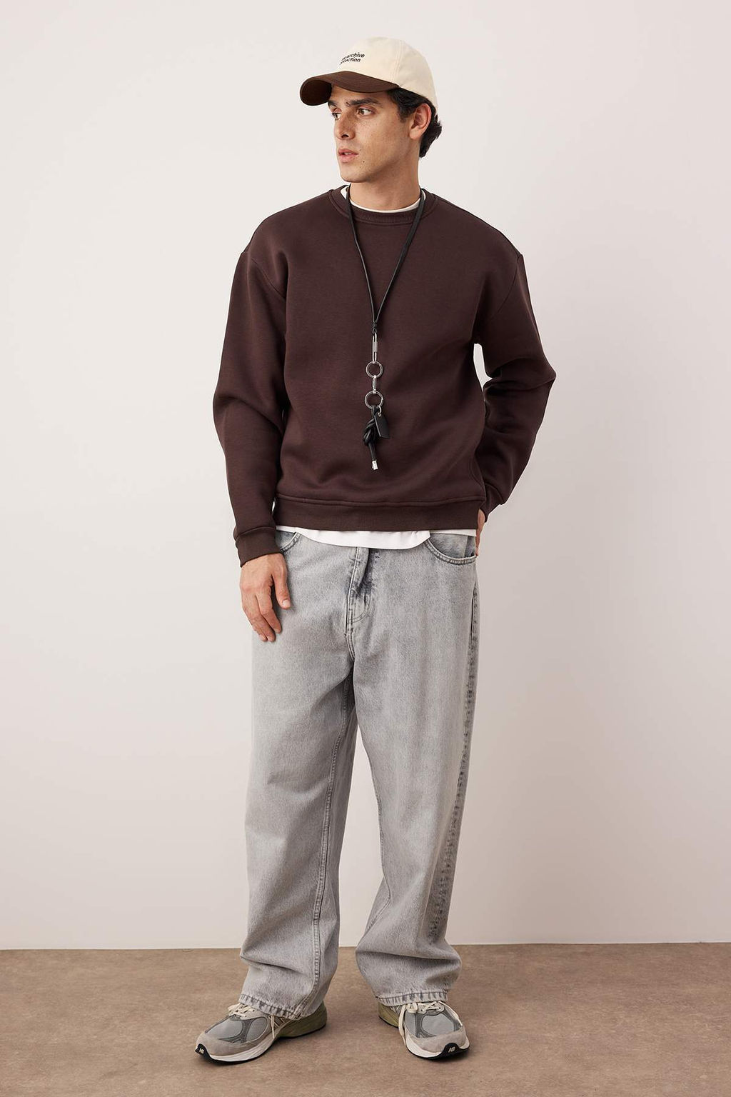 Kahverengi Oversize/Genis Kesim Pamuklu Basic Ici Polarl? Kal?n Sweatshirt TMNAW25SW00011