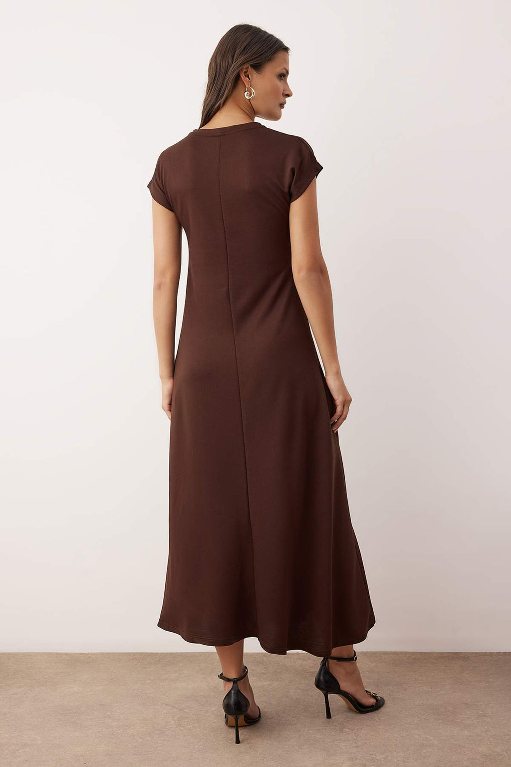 Kahverengi Ay Kol A-line/Can Ac?lan Bisiklet Yaka Maxi Orme Elbise TWOSS25EL00898 - Trendyolmilla фото 10