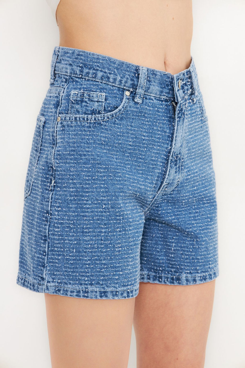 TRENDYOLMILLA Mavi Dokulu City Denim Sort TWOSS25SR00144  фото 5