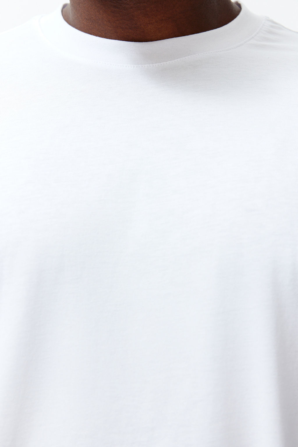 Buyuk Beden Beyaz Oversize Rahat Basic %100 Pamuklu T-Shirt TMNSS23TS00139