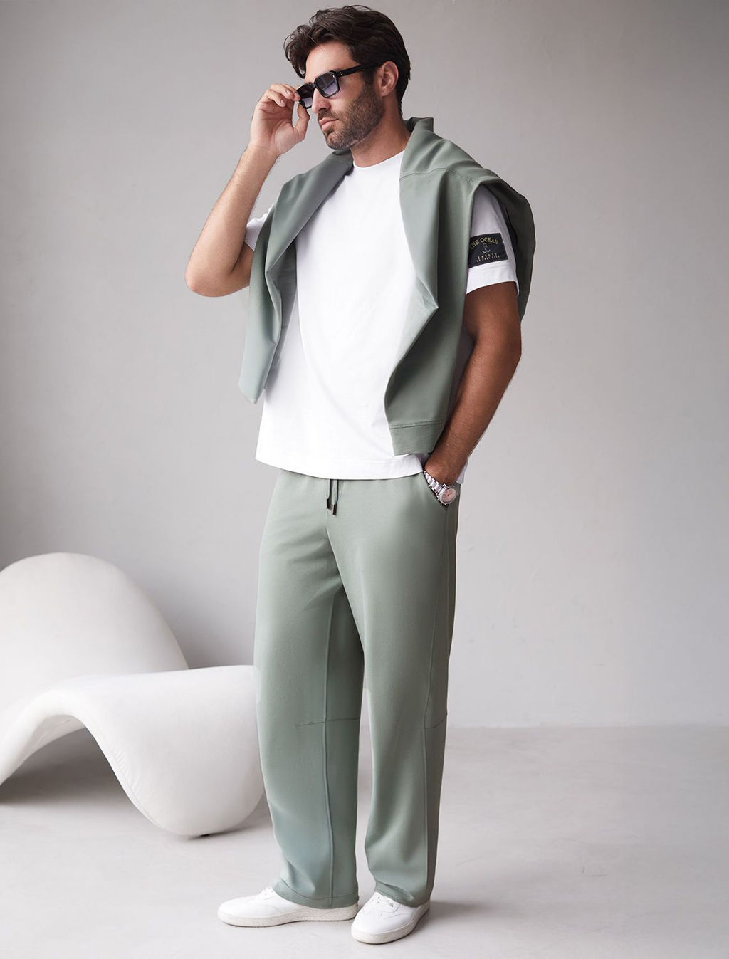 Брюки прямые на резинке из футера двухнитки с эластаном с затяжкой по низу