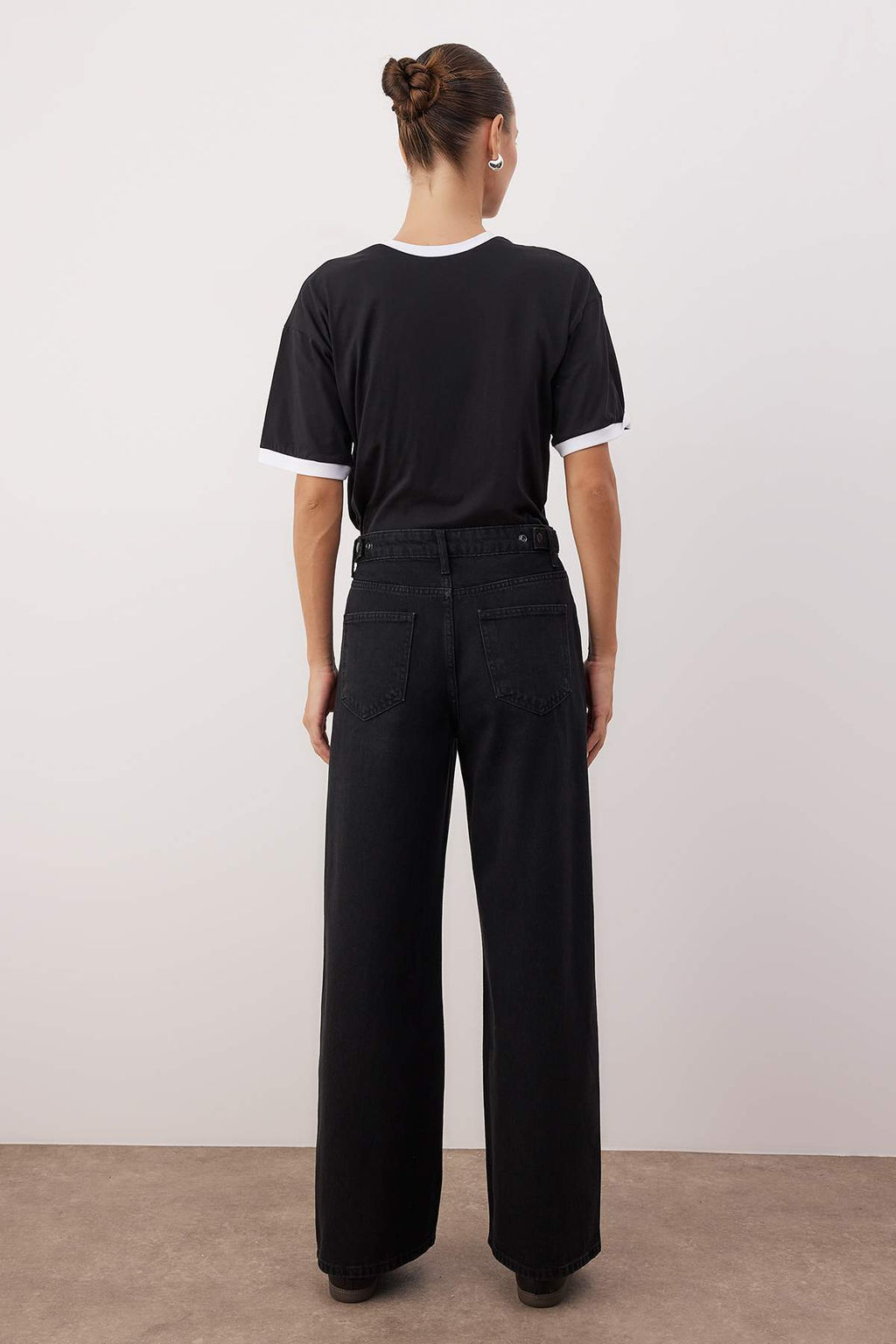 Siyah Beli Ayarl? Yuksek Bel Wide Leg/Genis Paca Jeans TWOAW26JE00265