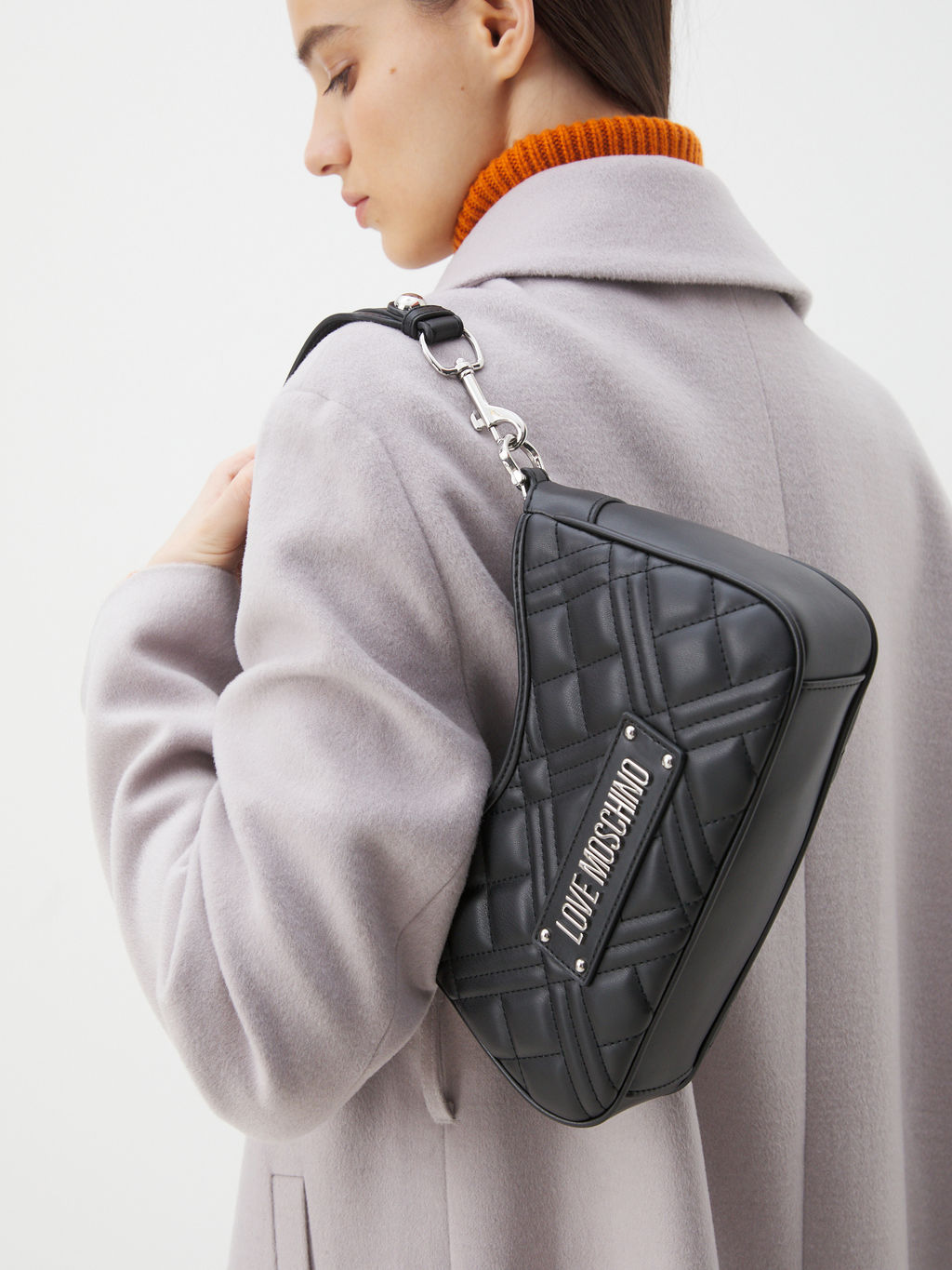 Женская сумка на плечо LOVE MOSCHINO LAMINATED QUILTED BAG Артикул 4377211, черный  фото 2