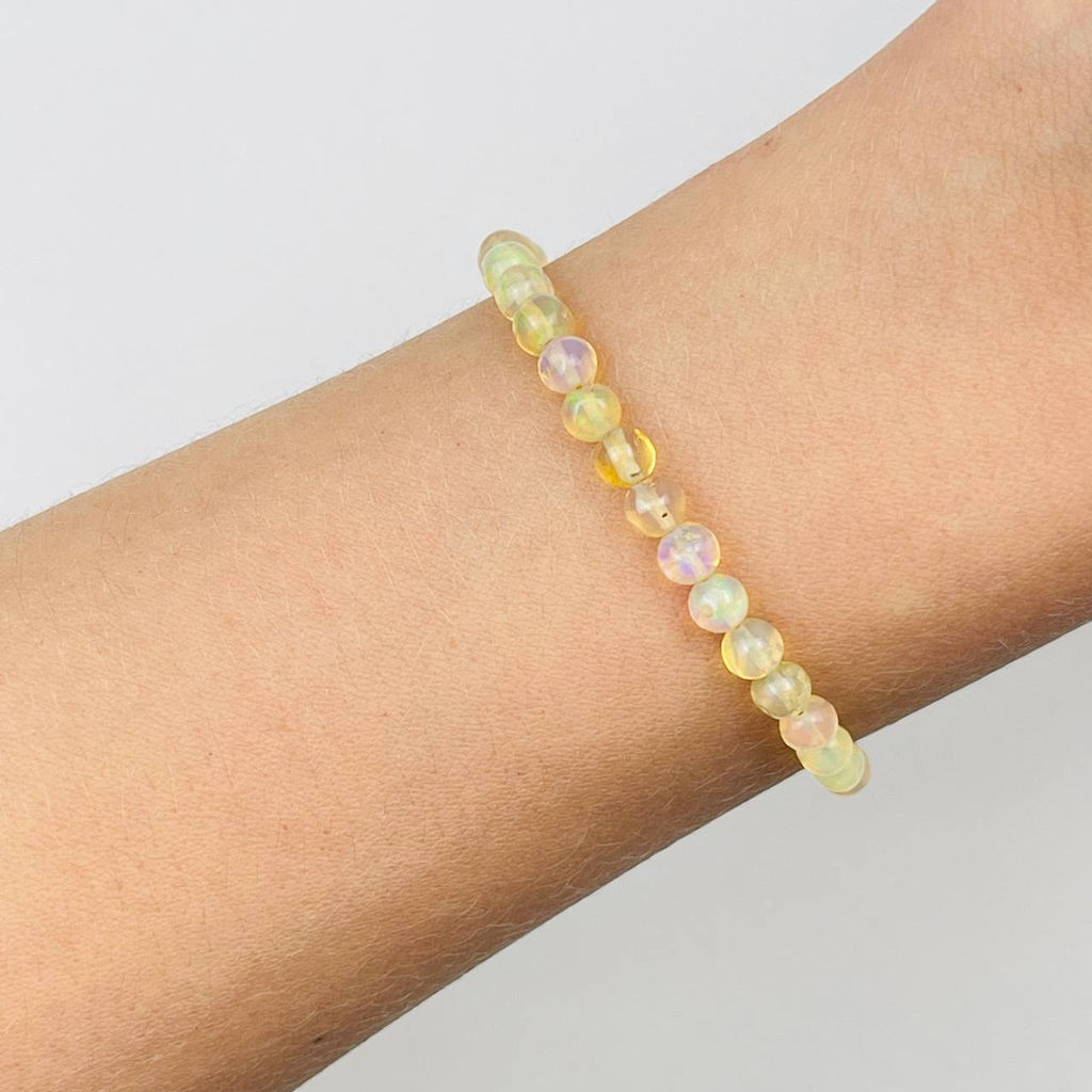 Браслет из желтого Опала