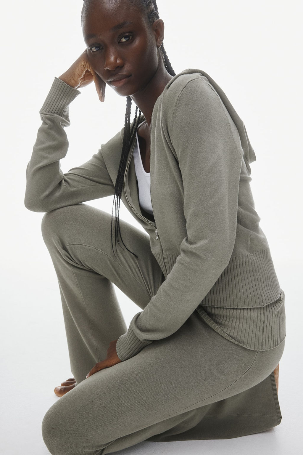 Chaqueta en punto fino con capucha y cremallera - H&m фото 4