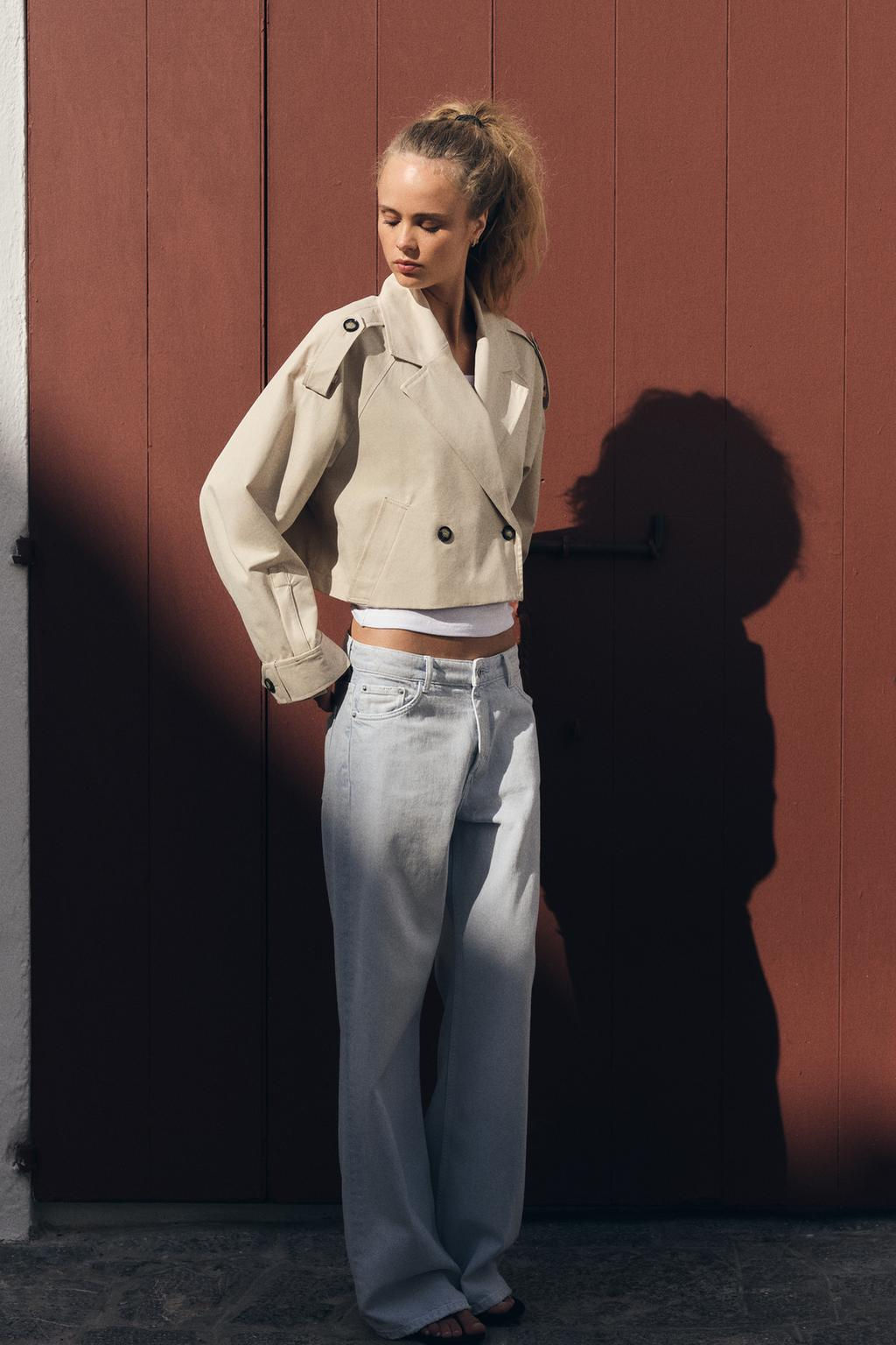 SHORT DOUBLE-BREASTED TRENCH COAT