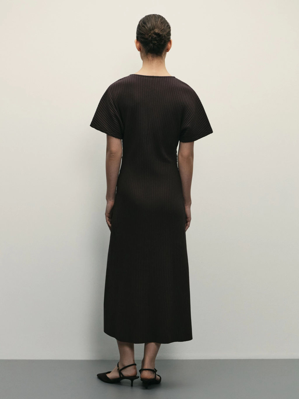 Платье длины миди со сборкой / Zarina  фото 4